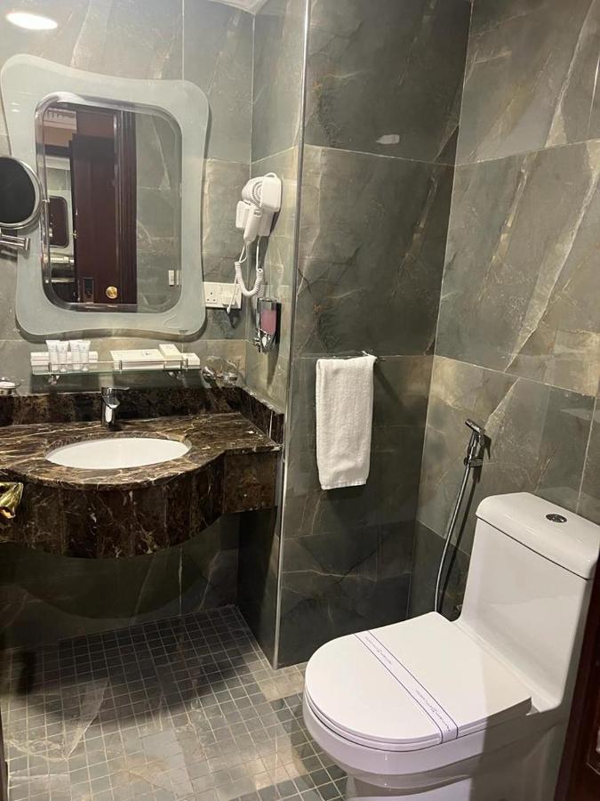 Отель Al Ansar Golden Tulip Медина Экстерьер фото