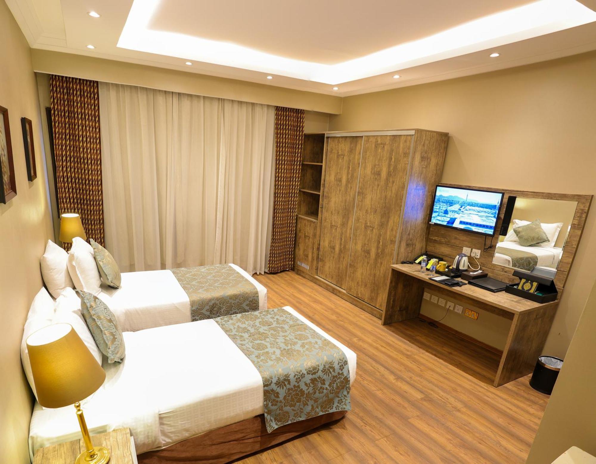 Отель Al Ansar Golden Tulip Медина Экстерьер фото